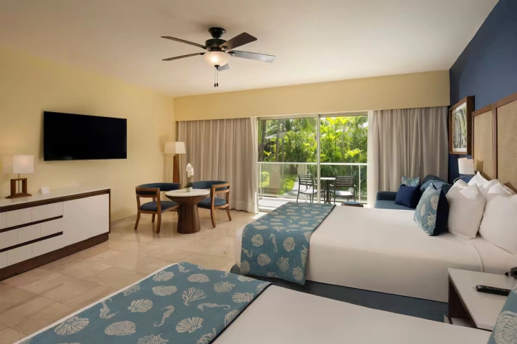 Premium Jacuzzi Twin Junior Suite oceanfront