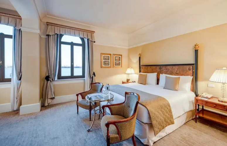 Lagoon Double Suite