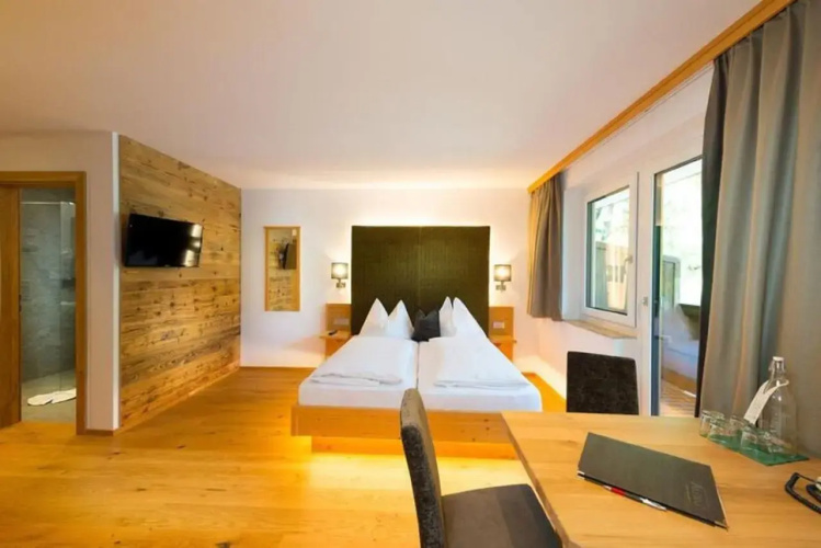 Hotel Alpina