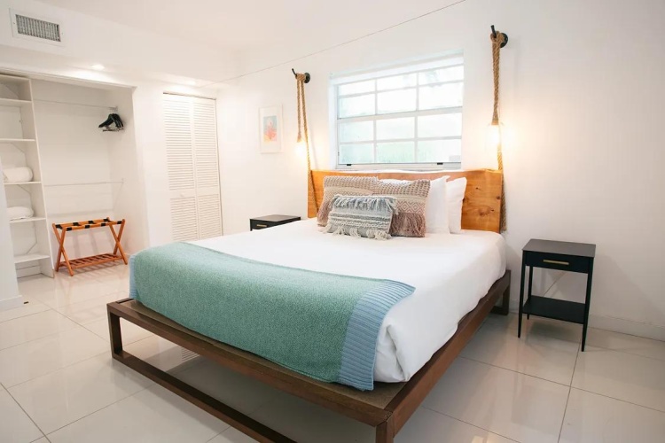 2 Bedrooms Quadruple Apartment