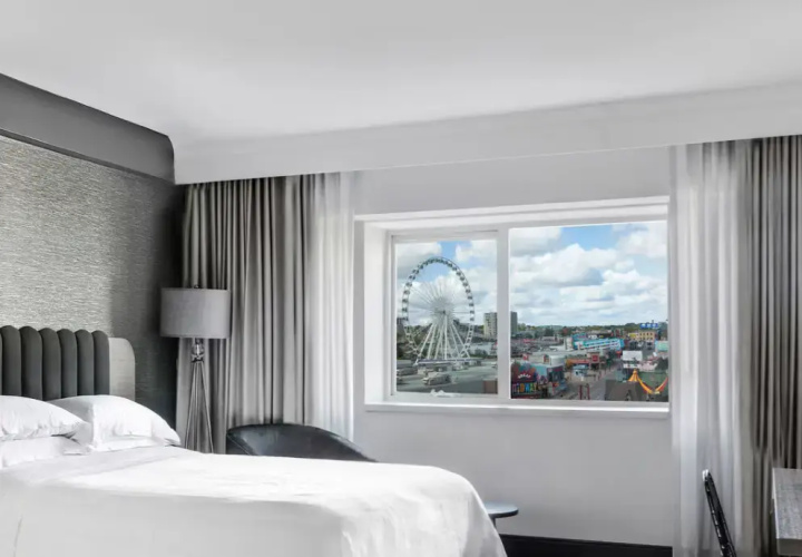Double room with city view