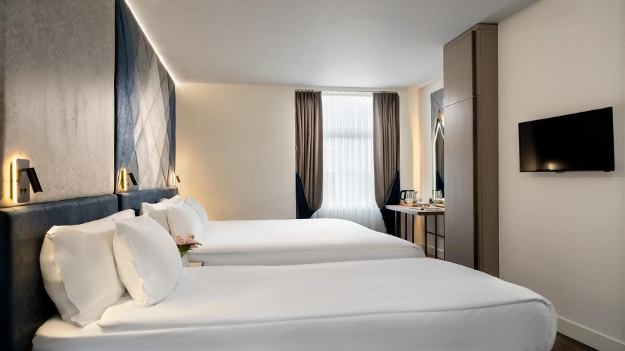 Standard Triple room