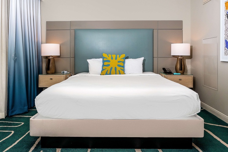 1 Bedroom Mobility Accessible with Roll In Shower Double Suite