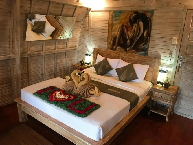 Honeymoon Wooden Suite with Rice Field View Double Suite