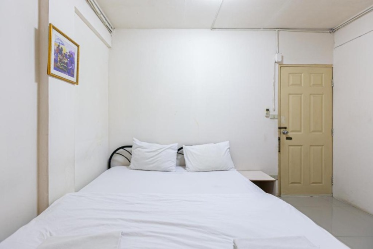 Standard Single room no window