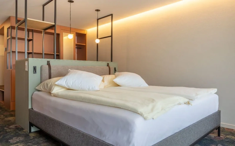 Large Twin room