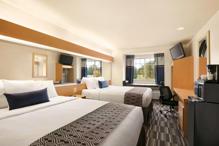 Accessible Quadruple room
