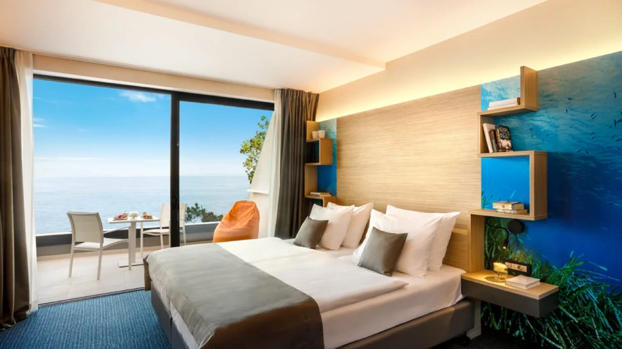 Superior with Additional Bed Double room with sea view