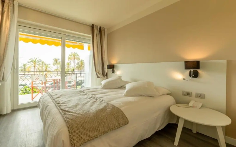 Double room with balcony and with sea view