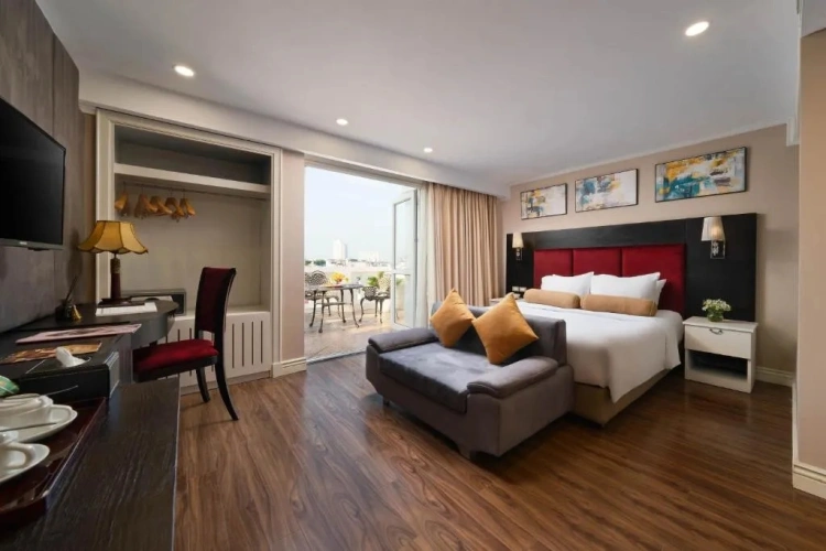 Deluxe Double Suite with balcony