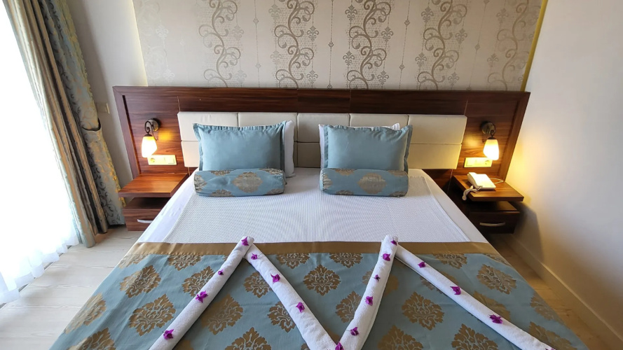 Corner Triple room