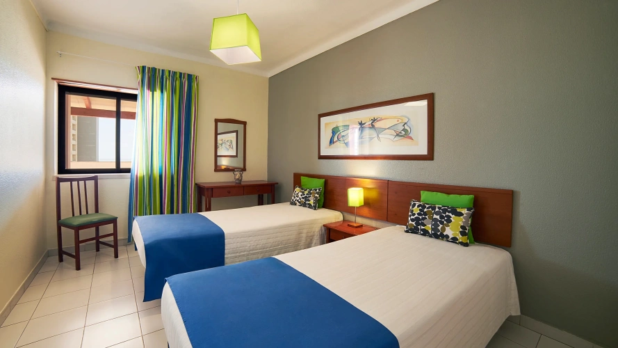 2 Bedrooms Quadruple Apartment