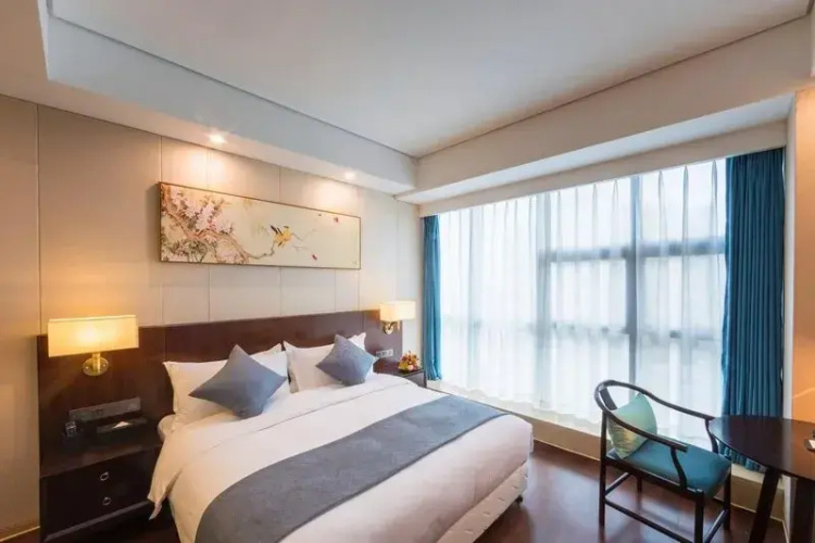 Hundred Hotel