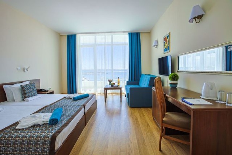 Deluxe Twin room with sea view