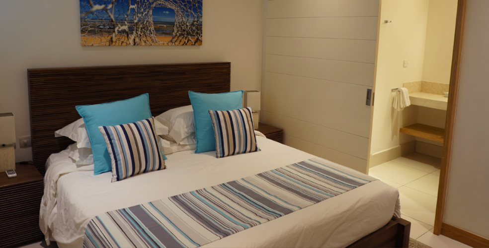 2 Bedrooms Apartment beachfront