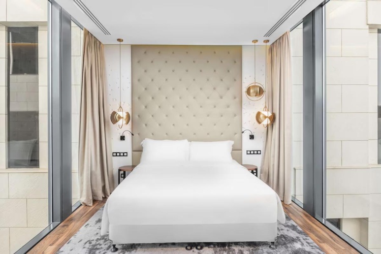 1 Bedroom Bridge Double Suite
