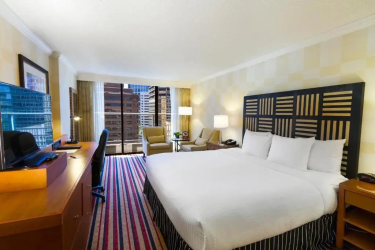 Pinnacle Hotel Harbourfront