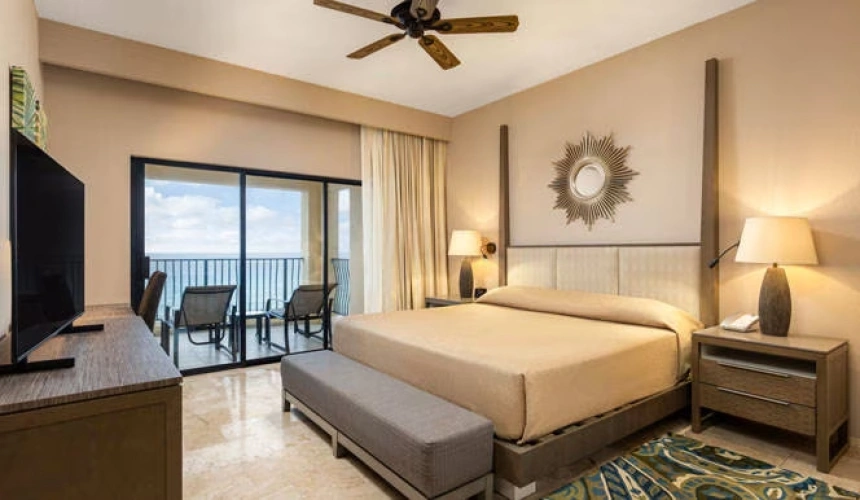 1 Bedroom Deluxe Double Suite beachfront
