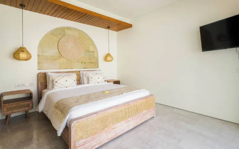 2 Bedrooms Quadruple Villa
