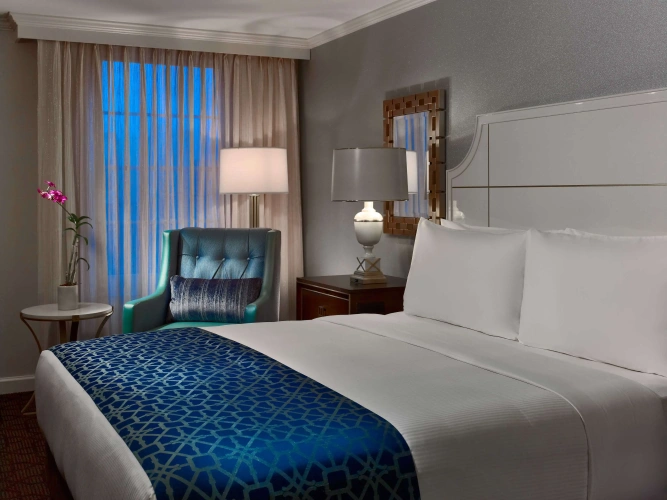 Side Street Double room with balcony