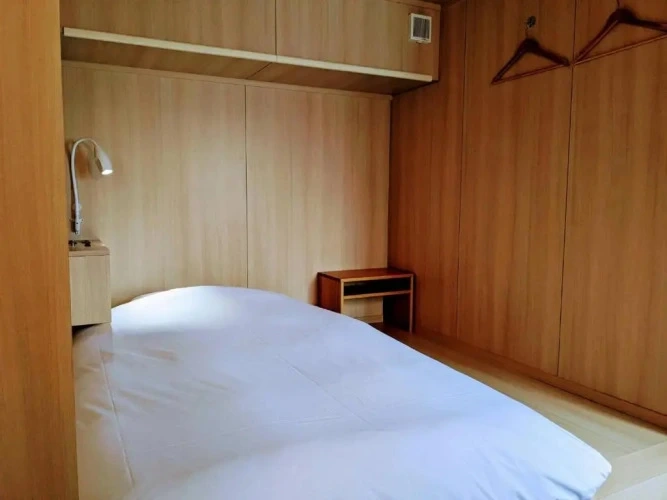 Semi-private Single room