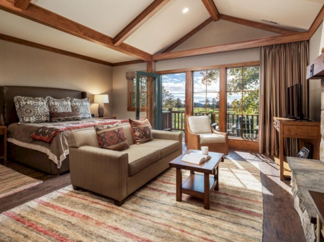 River Lodge Quadruple Guestroom