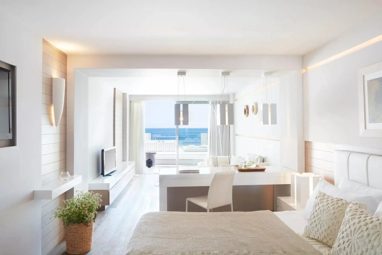 Executive with Outdoor Jacuzzi Double Junior Suite beachfront