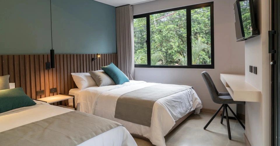 Explore Twin Suite
