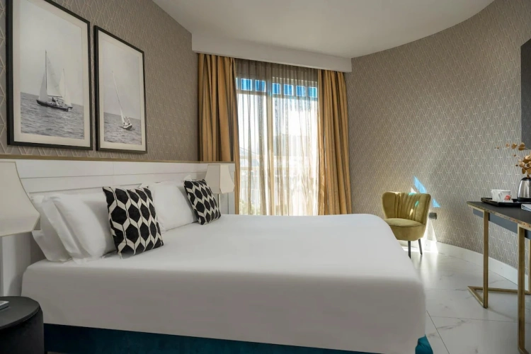 Comfort Double room with city view