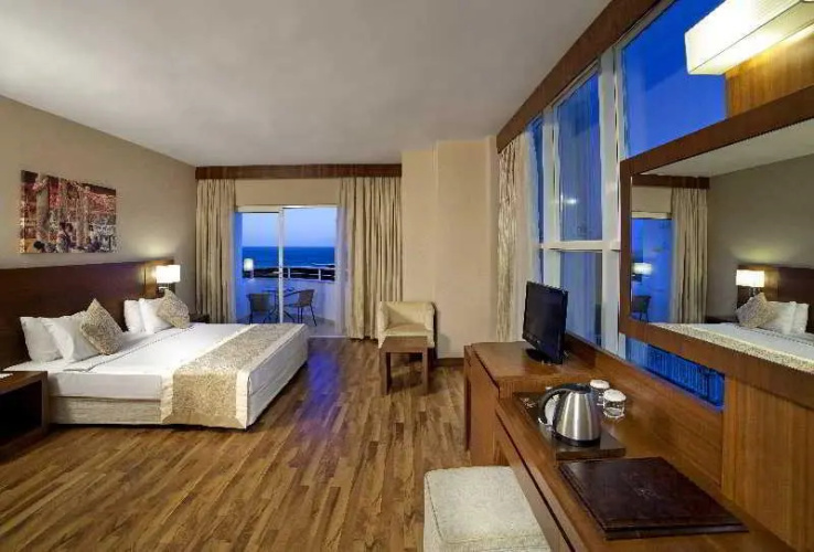 Double room with land view