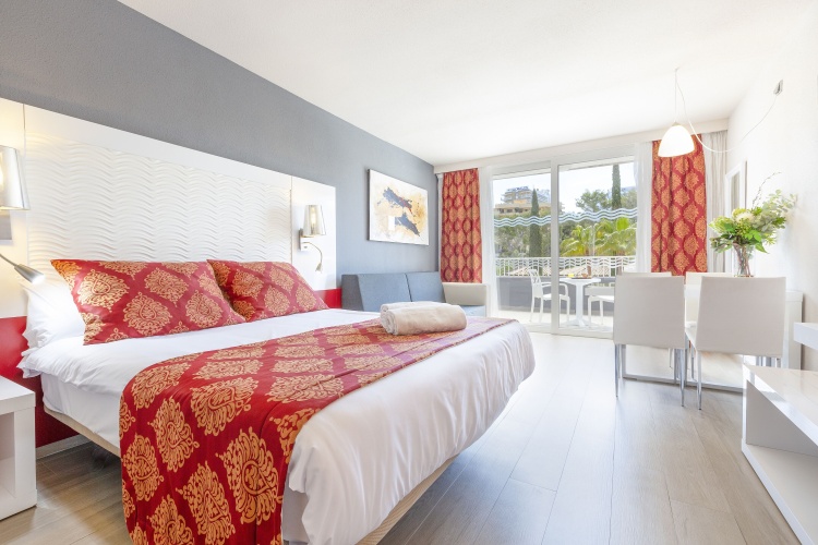 Double Junior Suite with pool view