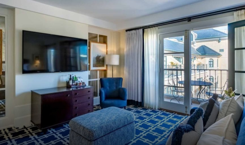 Executive Grand Double Suite with courtyard view
