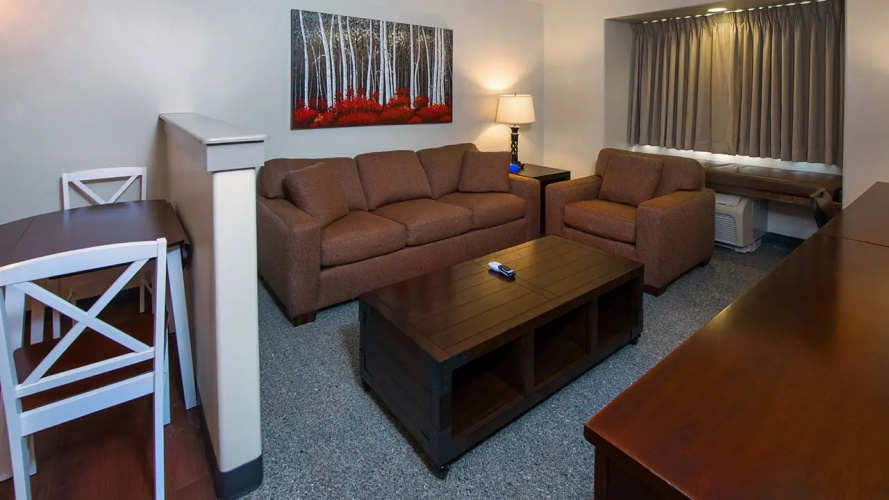 Magnolia Inn & Suites