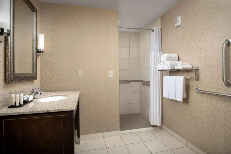 Embassy Suites by Hilton Birmingham Hoover photo 14