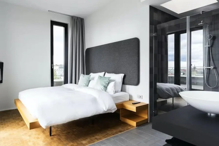 1 Bedroom Large Sofa Bed Double Apartment with Terrace