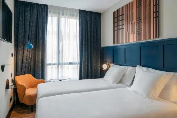 Connecting Quadruple room