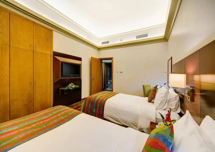 2 Bedrooms Apartment