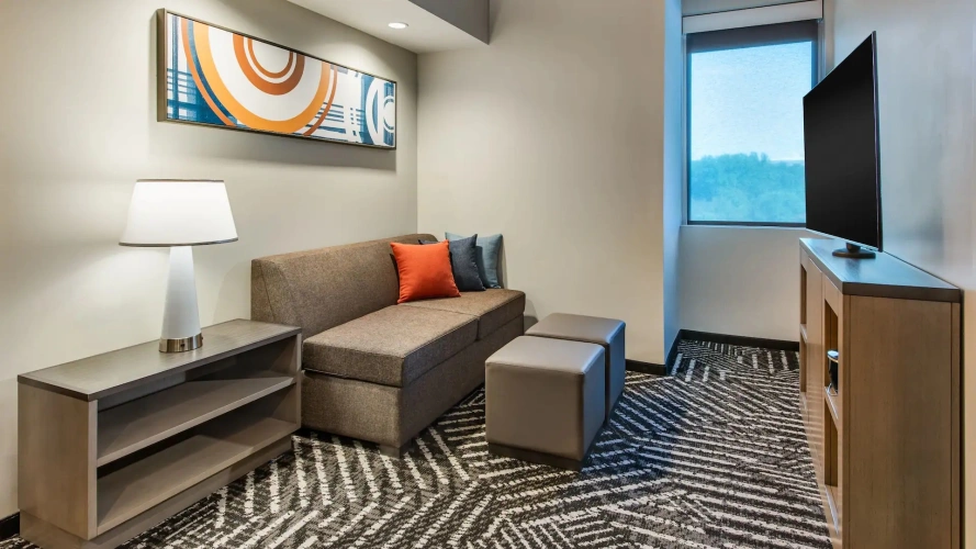 1 Bedroom Twin Kitchen Suite