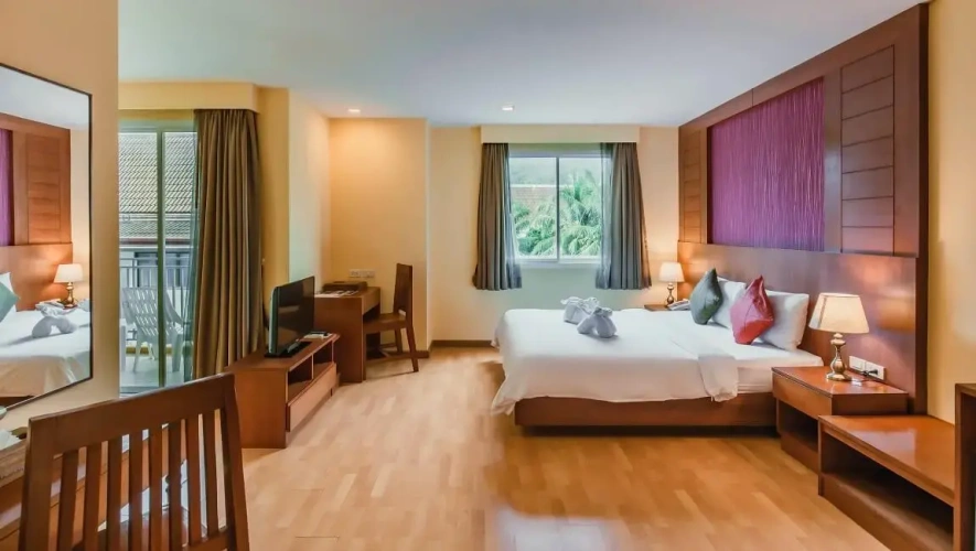 Executive Double Suite with pool view