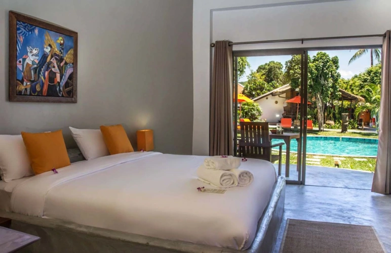 Deluxe Poolside Double Bungalow
