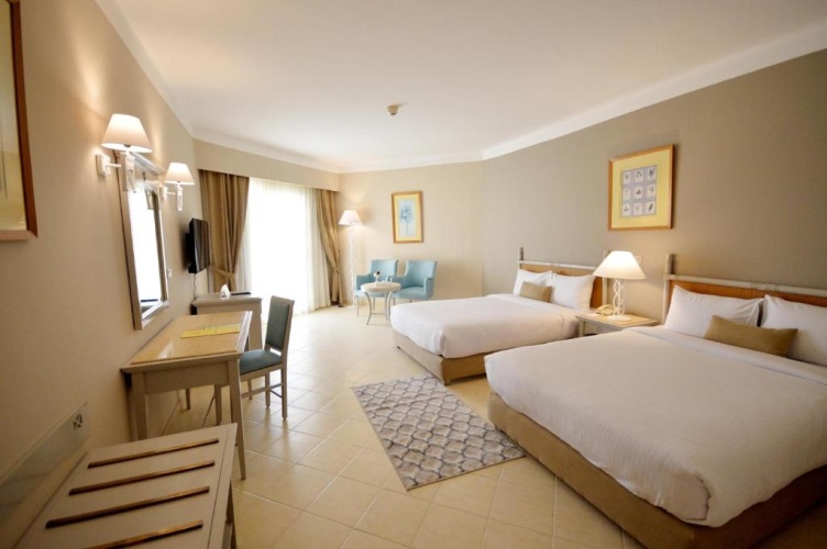 Standard Double room with partial sea view