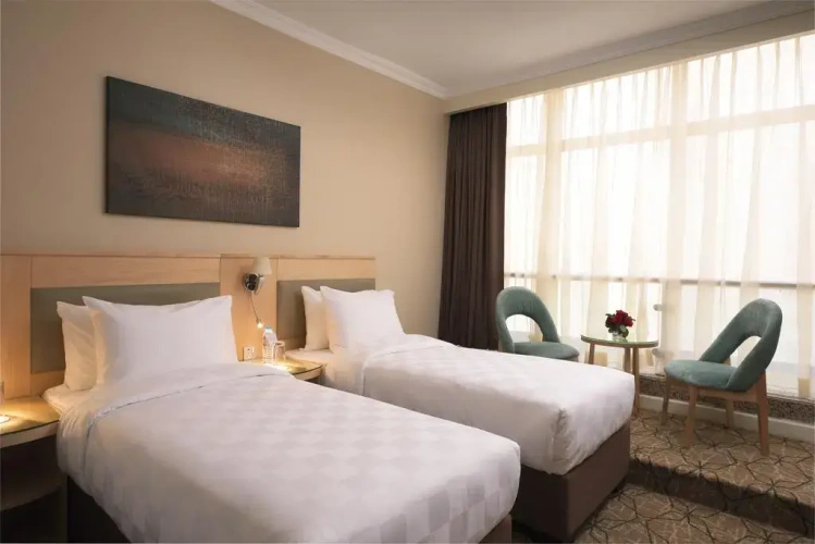 Standard Quadruple room with city view