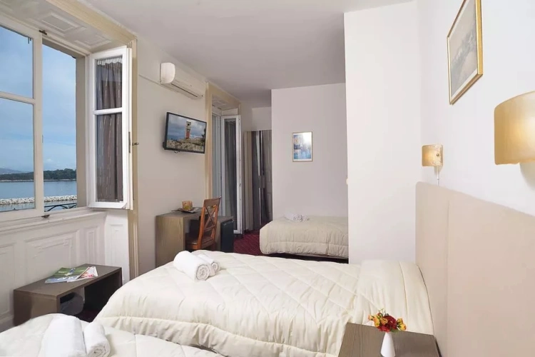 Standard Triple room with balcony and with sea view