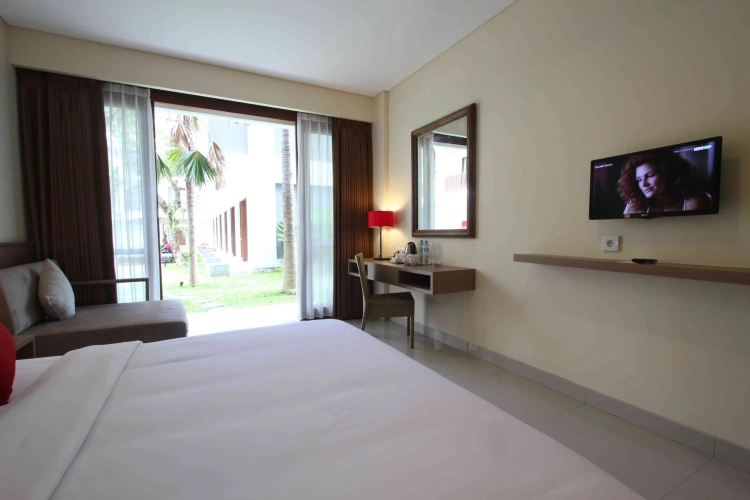 Deluxe Pool Access Ground Floor Double room