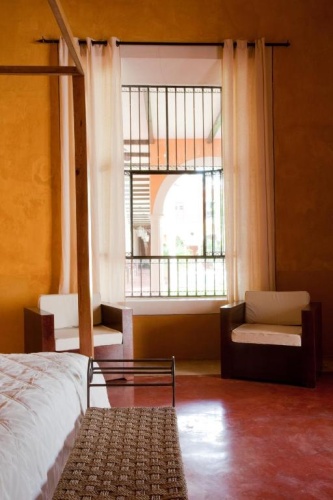 Deluxe Yellow Double room