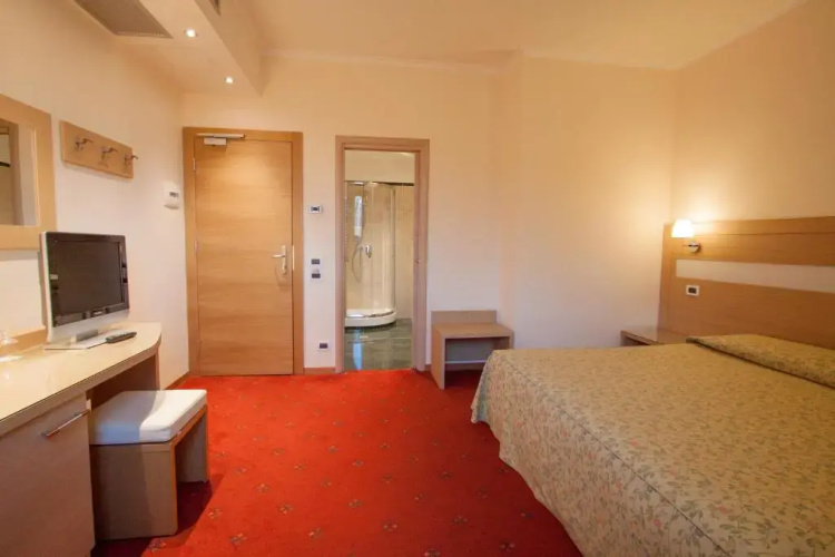 Laurentia Hotel