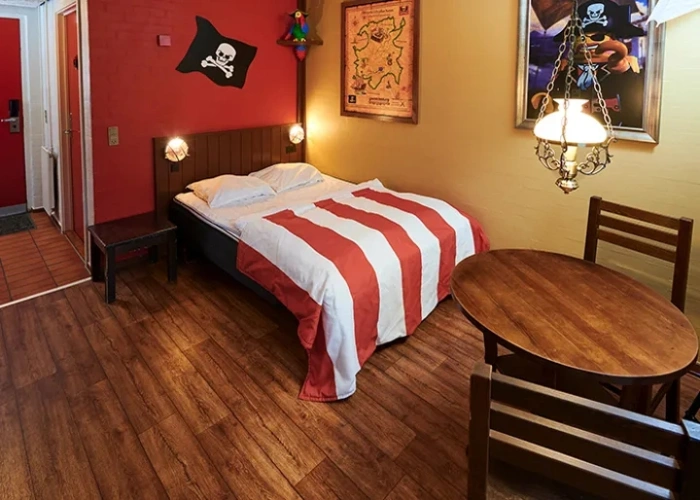 Plus Quintuple Pirate Room