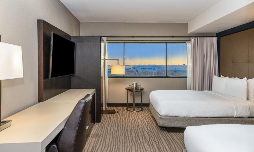 DoubleTree by Hilton Hotel Newark Airport photo 12