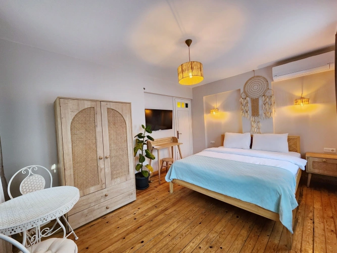 Deluxe - (Ofiousa) room with balcony and with garden view