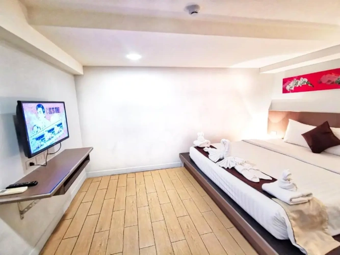 Deluxe Double Studio with pool view